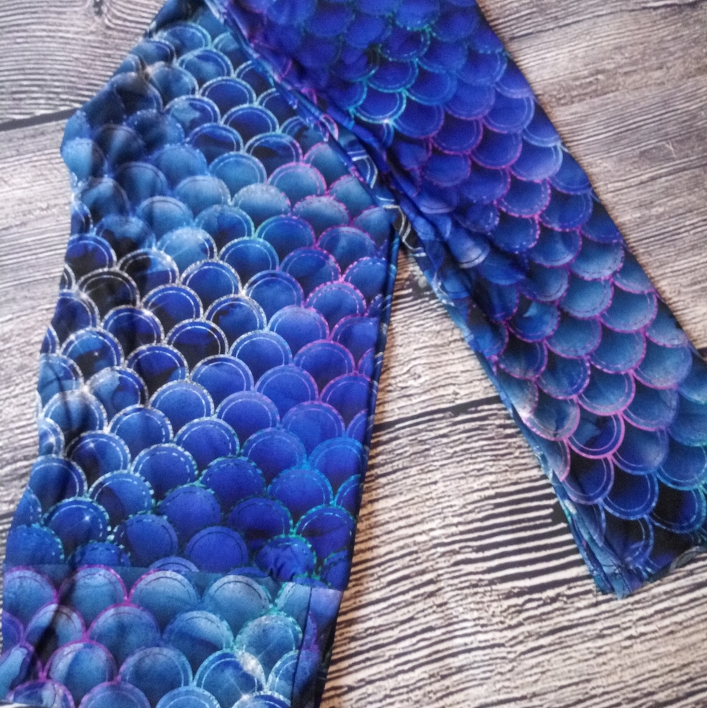 Dragon Scale Yoga Waistband Leggings